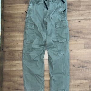 H&M Men's Cargo Pants in Olive